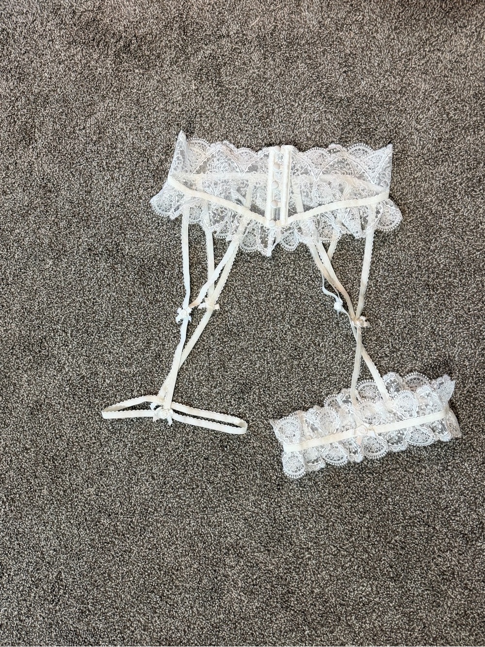 For Love & Lemons White Lace Bra Garter Thong Lingerie Set Size S - Picture 3 of 11